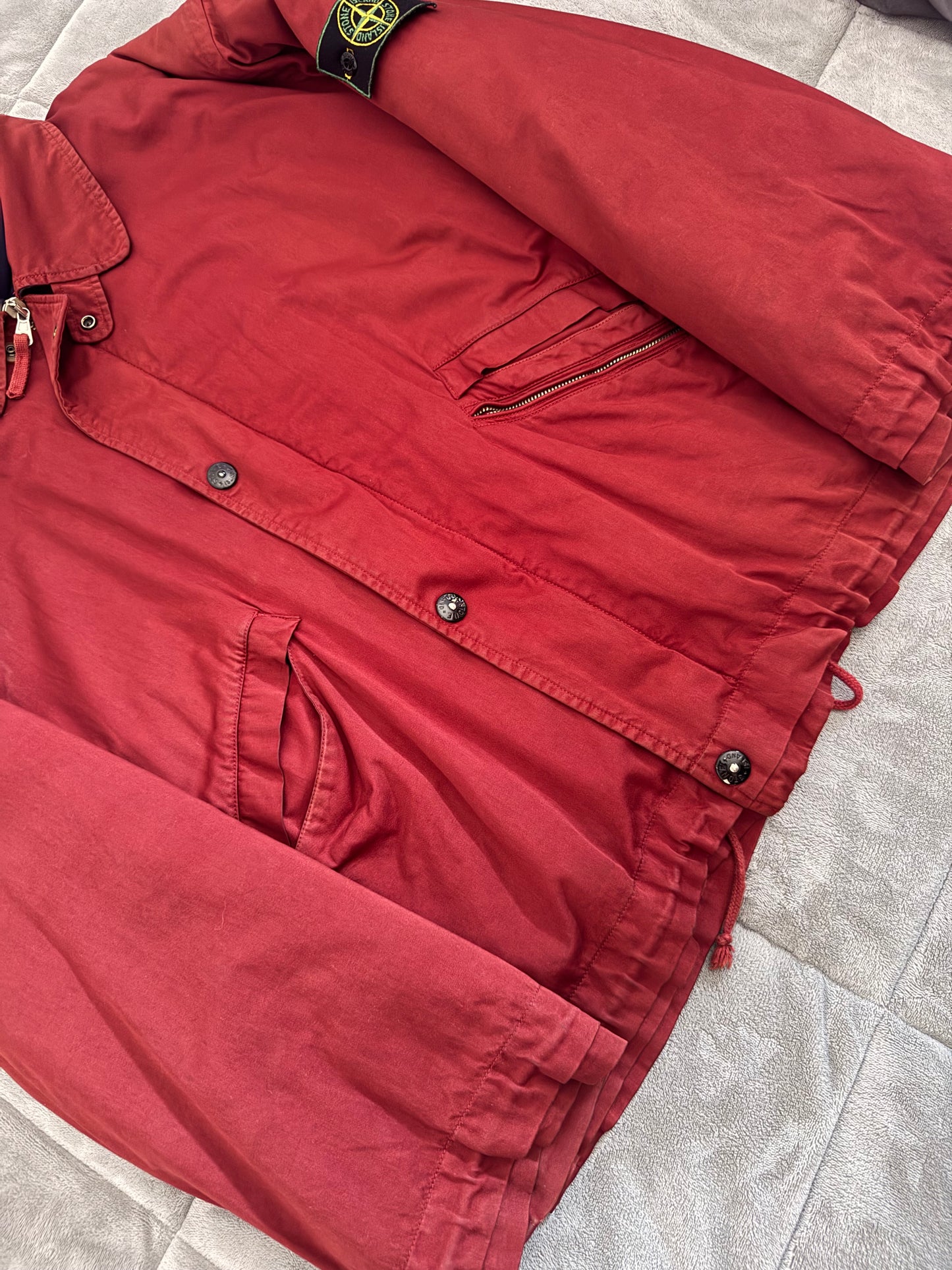 Stone Island 1992 Red 'Raso Gommato' Padded Jacket - Large