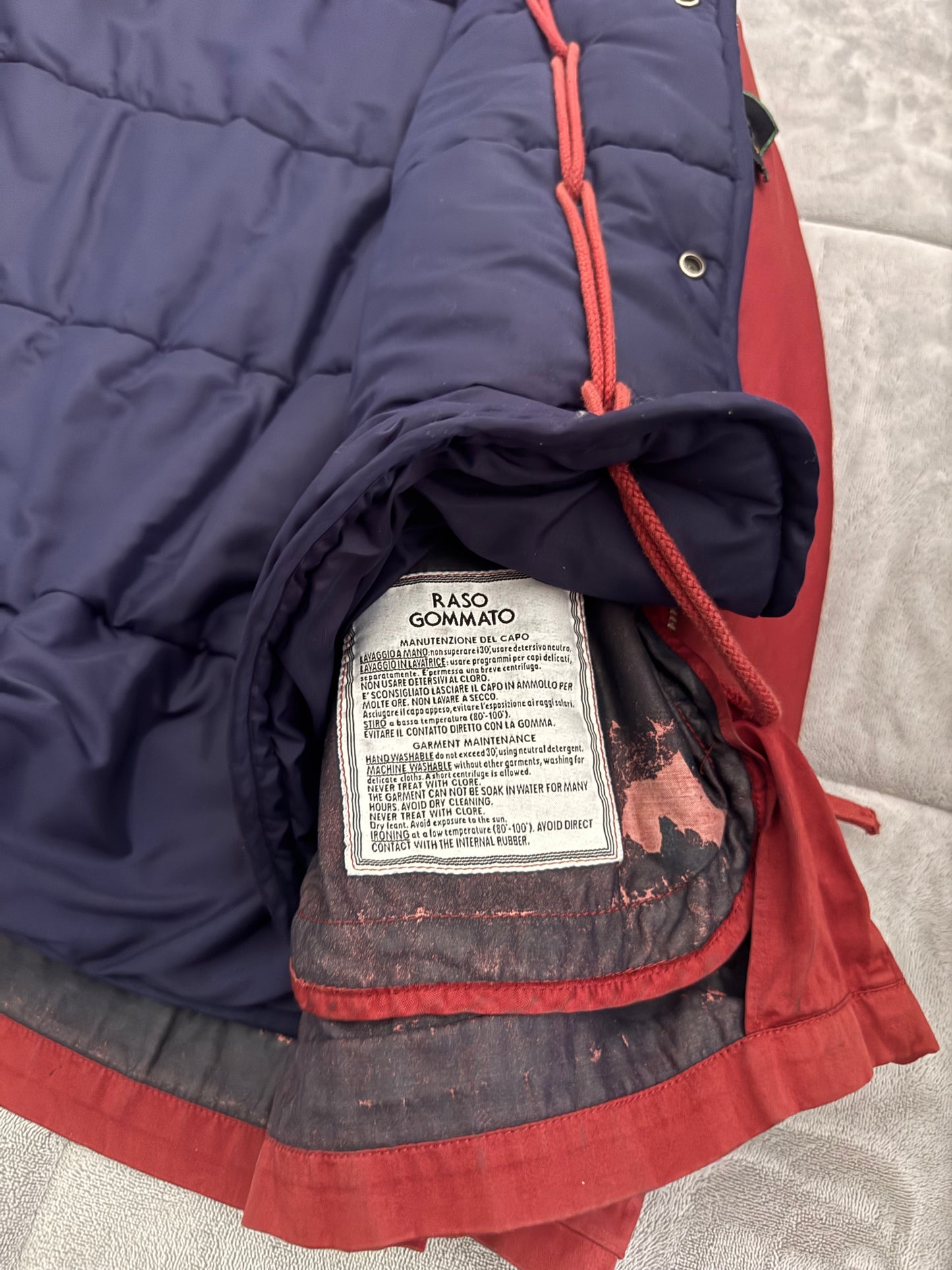 Stone Island 1992 Red 'Raso Gommato' Padded Jacket - Large