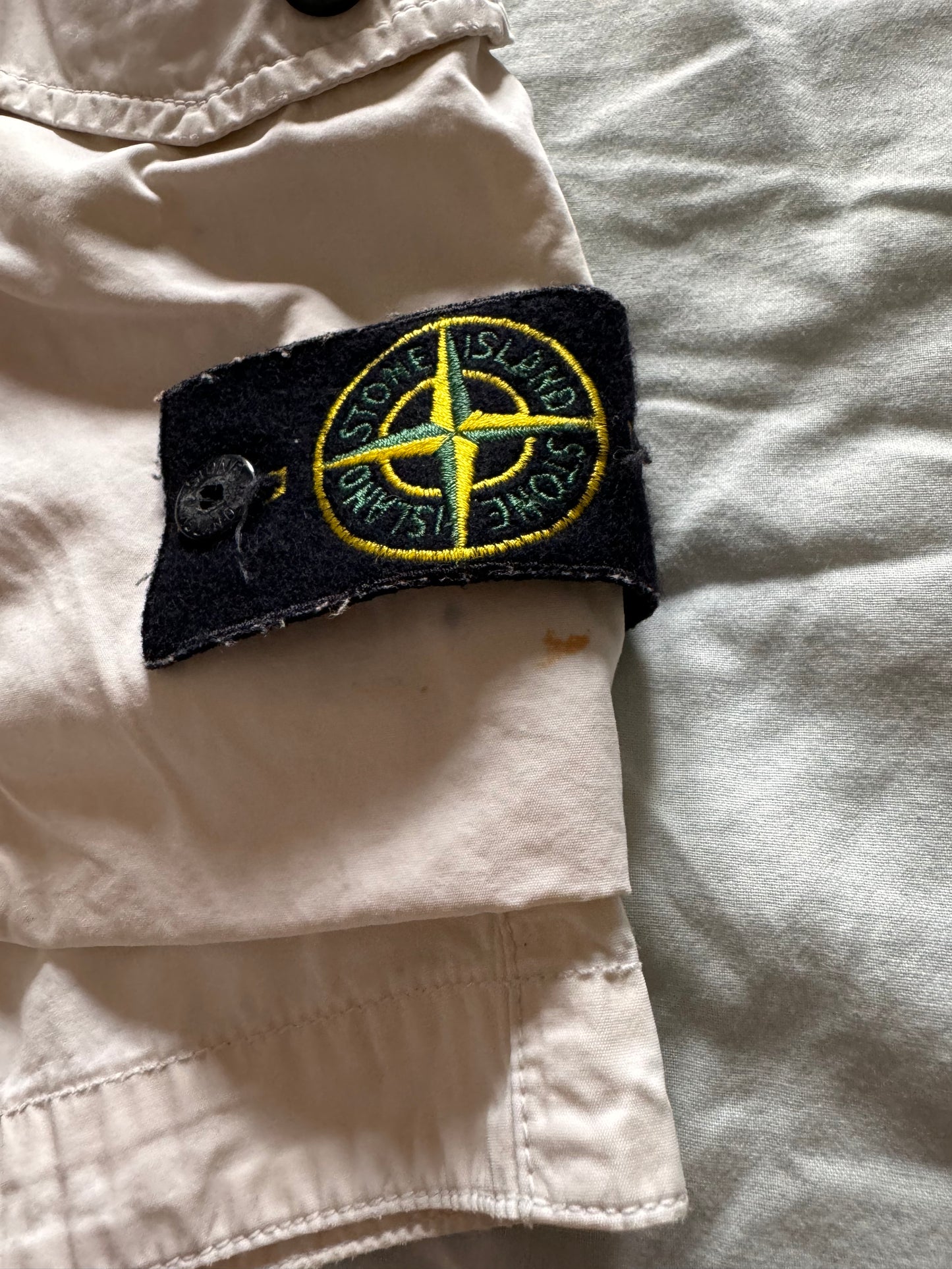 Stone Island Detachable Pockets White Shorts - W32